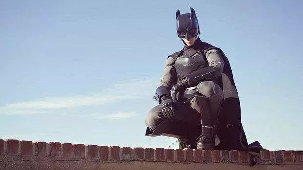 Dieser Fan konzipiert ein extrem widerstandsfähiges Batman-Kostüm