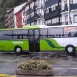 Bus auf genialer Wendeplatte