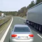 Autobahn: Der Audi bremst den LKW absichtlich aus