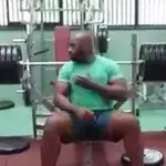 Teddy Riner ist ein wahres Monstrum im Bankdrücken! Du ahnst nicht wie viel er schafft!