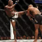 UFC 214: Jon Jones schlägt Daniel Cormier K. o. und holt sich den Gürtel im Halbschwergewicht zurück
