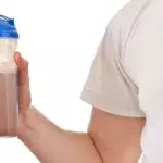 Das sind die besten Tageszeiten, um deine Proteinshakes zu trinken!