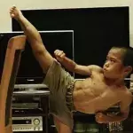 Mit gerade mal 6 Jahren spielt er Bruce Lee und macht einem ganz schön Angst!