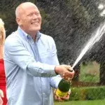 Sohn verklagt Lottogewinner