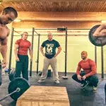 Ein Powerbuilding-Experte tritt gegen einen Calisthenics-Profi an: Wer ist der Stärkere?