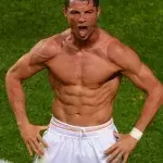 Cristiano Ronaldo setzt einem bekannten Gerücht über seine Bauchmuskeln ein Ende! DAMIT hat keiner gerechnet!