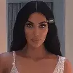 Fans reagieren sofort: Kim Kardashians Kleid ist komplett durchsichtig!