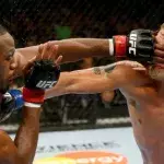 Jon Jones reagiert auf die Anschuldigung von Daniel Cormier, er würde Finger in die Augen stecken