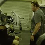 Arnold Schwarzenegger auf "grüner" Militärbasis