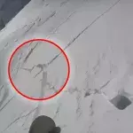Snowboarder überlebt Lawine