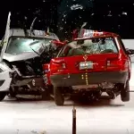 Crashtest mit einem Nissan Tsuru 2015 (Mexiko) und einem Nissan Versa 2016