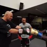 Melvin Manhoef macht einen Youtuber im Schwergewicht fertig
