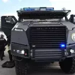 Titus: Dieser gepanzerte LKW der französischen Polizei hat unglaubliche Fähigkeiten!