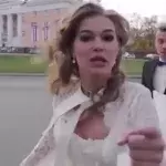 Das Shooting der Braut verläuft nicht wie geplant und es ist der Fotograf, der dafür büßen muss...