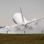 Flughafen von Prag: Heftiger Wind verursacht beinahe Katastrophe