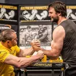 Devon Larratt gewinnt 14 Armdrücken nach einander!