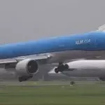 Die gefährliche Landung einer Boeing 777 von KLM an einem stürmischen Tag