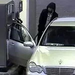 Neue Masche von Dieben an der Tankstelle: Wenn ihr das seht, alarmiert die Polizei!