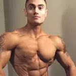 Jeremy Potvin, ein 26-jähriger amerikanischer Bodybuilder, hat den perfekten athletischen Körper