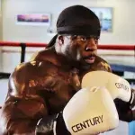 Kali Muscle trainiert, um MMA-Kämpfer zu werden
