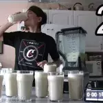 Der Youtube-User Matt Stonie schluckt 2 Kilo Protein-Pulver in 2 Minuten