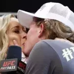 Tonya Evinger: Die homosexuelle MMA-Kämpferin küsst live die Moderatorin