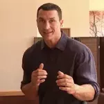 Wladimir Klitschko erklärt die perfekte Abwehrhaltung beim Boxen