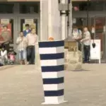 Passanten drücken auf einen Knopf und lösen ein wahres Drama aus
