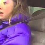 Sie wird von der Polizei angehalten, aber nicht aus dem Grund, an den sie dachte