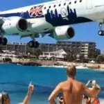 Die unglaubliche Landung eines Flugzeugs, gefilmt von einem Strand von Saint-Martin aus