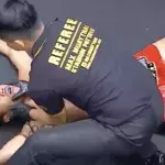 Muay Thai: Kämpfer bekommt Front-Kick ab und siegt eine Sekunde später durch K. o.