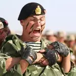 Beeindruckende Kampfsport-Demonstration eines russischen Spezialeinsatzkommandos
