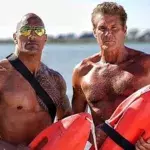 The Rock lobt David Hasselhoff für seine verblüffende körperlicher Verfassung bei den Dreharbeiten von "Baywatch"