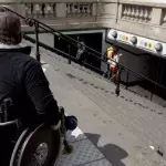 Scalevo: Ein Rollstuhl der automatisch Treppensteigen kann