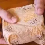 So sieht ein Hamburger aus, der 20 Jahre in einem Karton eingeschlossen war