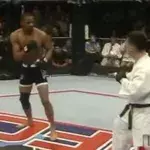 UFC 18: Ein Boxer trifft im MMA-Käfig auf einen Jiu-Jitsu-Profi