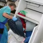 Fürchterlicher Fund in Altkleider-Container bei Düsseldorf