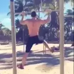 Street Workout: Unglaublich! Seine Klimmzüge sind ein echtes Spektakel