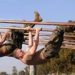 Ein beeindruckender Parcours! Diese Soldaten geben alles