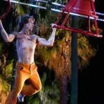 American Ninja Warrior: Ein Kandidat schafft spielerisch leicht den Parcours