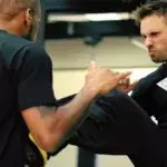 Krav-Maga-Tutorial: So wirst du deinen Gegner mit nur einem Tritt los