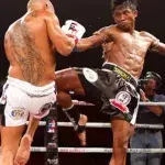 Buakaw Banchamek vernichtet Kohiruimaki mit einer beeindruckenden Kombi