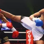 K-1: Seht das gewalttätige K.O. durch einen brutalen Fußtritt von Badr Hari!
