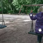 TV-Reporter machen Horror-Fund auf Kinderspielplatz