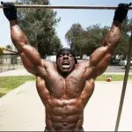 Kali Muscle und sein wahnsinniges Training auf offener Straße!