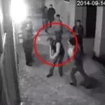 Dieser Boxer setzt zwei Männer in nur zwei Sekunden K.O., nachdem sie mit seiner Frau geflirtet haben