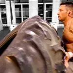 Cross Fit: Das harte Training von Jim Rego bei Musik