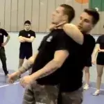 Krav Maga: Wie verteidigt man sich gegen eine Geiselnahme mit Messer?