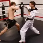 Taekwondo gegen Muay Thai: Was ist stärker?