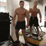 Diese Sportler haben beim Training ein wichtiges Körperteil vergessen!